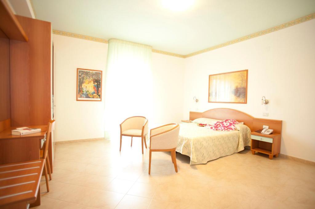 Oasiclub Hotel Vieste Bilik gambar